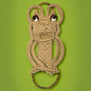 Vintage 70s Macramé Frog Towel Holder Wall Hanging Boho Jute Ceramic Eyes 26x12